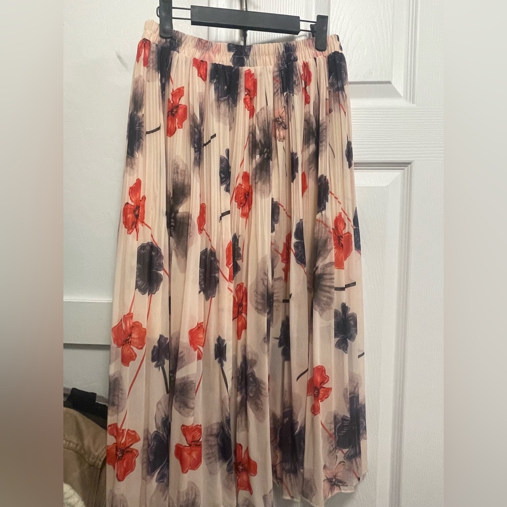 Floral Pleated Skirt - Red and Black